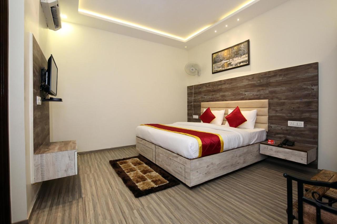 Oyo 9159 Hotel Royal Woodslark Zirakpur Bagian luar foto