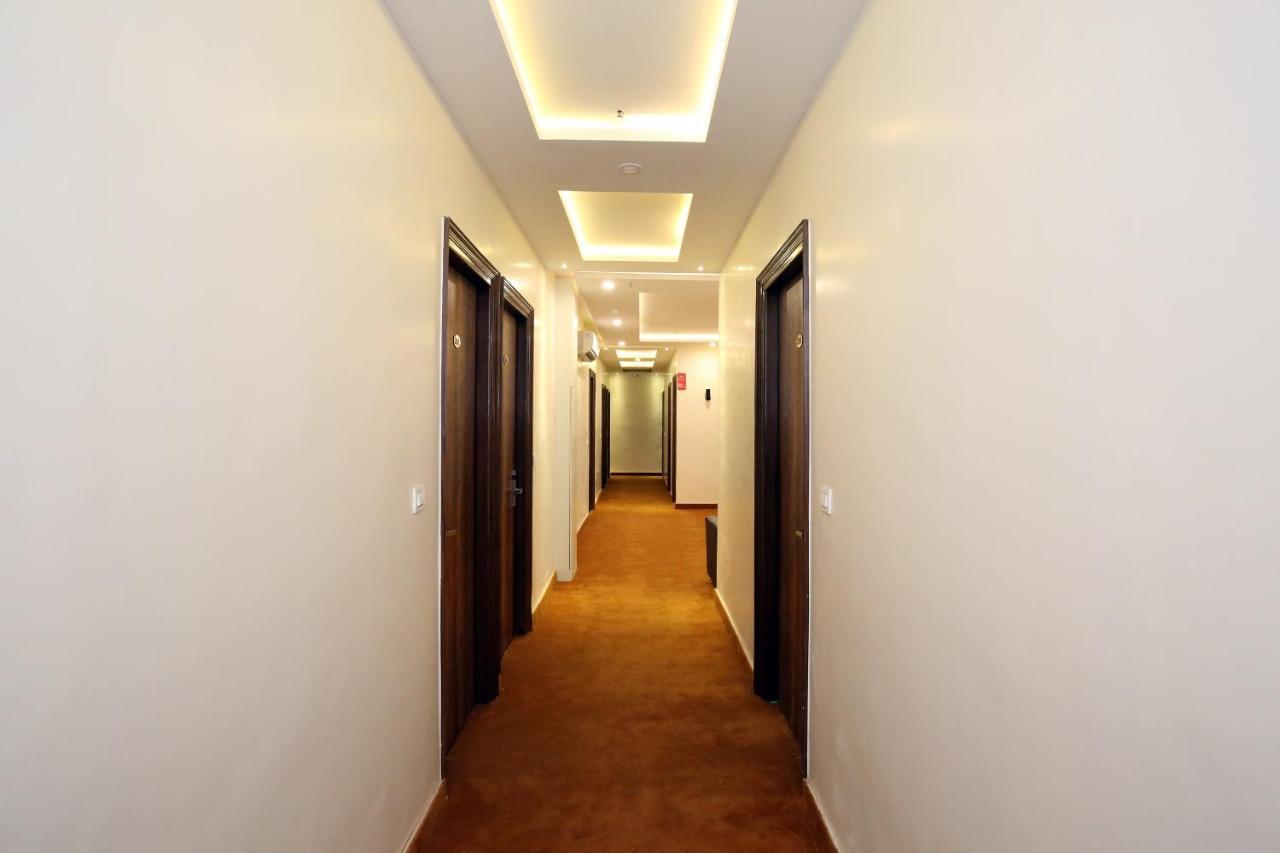 Oyo 9159 Hotel Royal Woodslark Zirakpur Bagian luar foto
