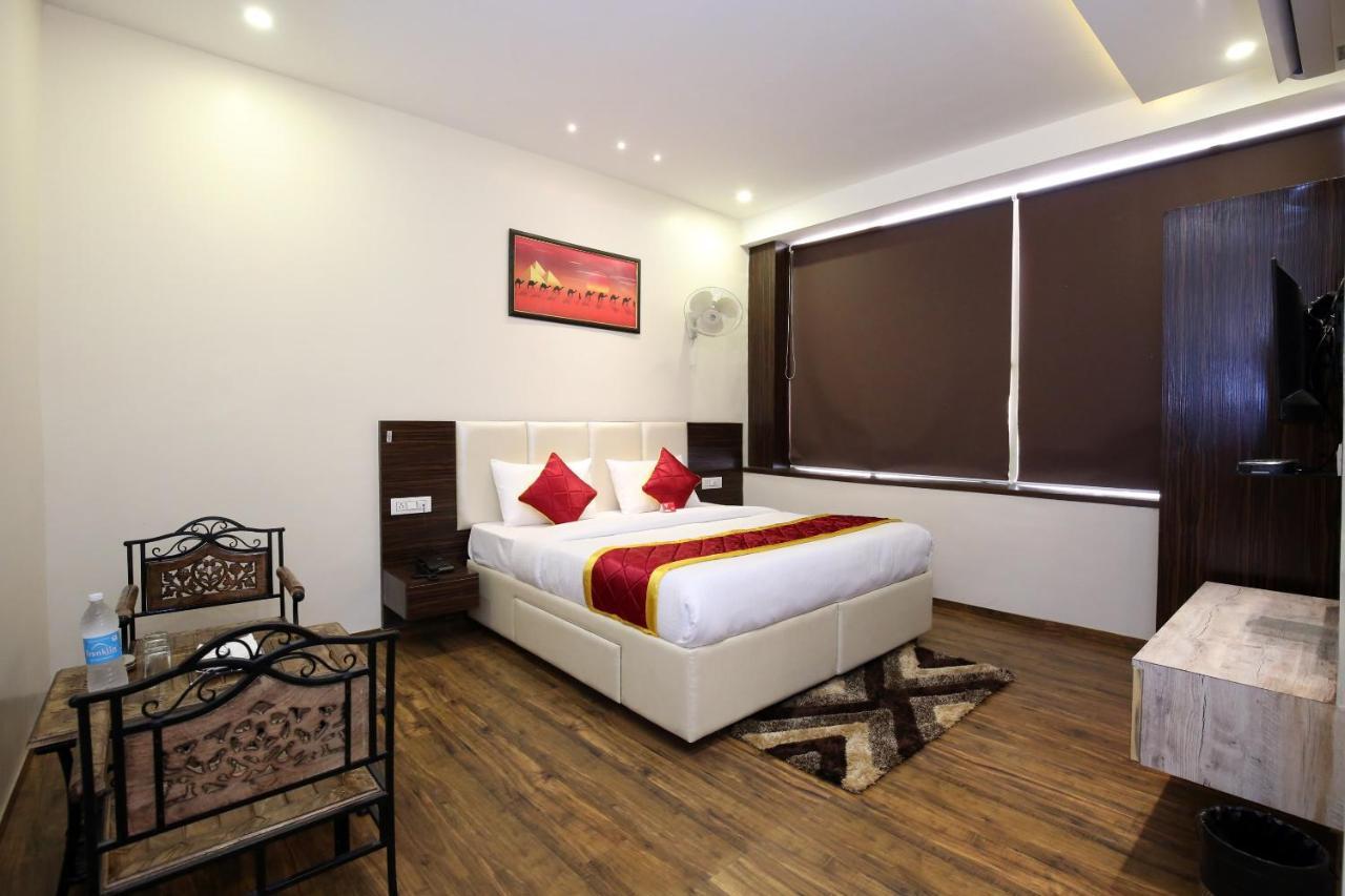Oyo 9159 Hotel Royal Woodslark Zirakpur Bagian luar foto